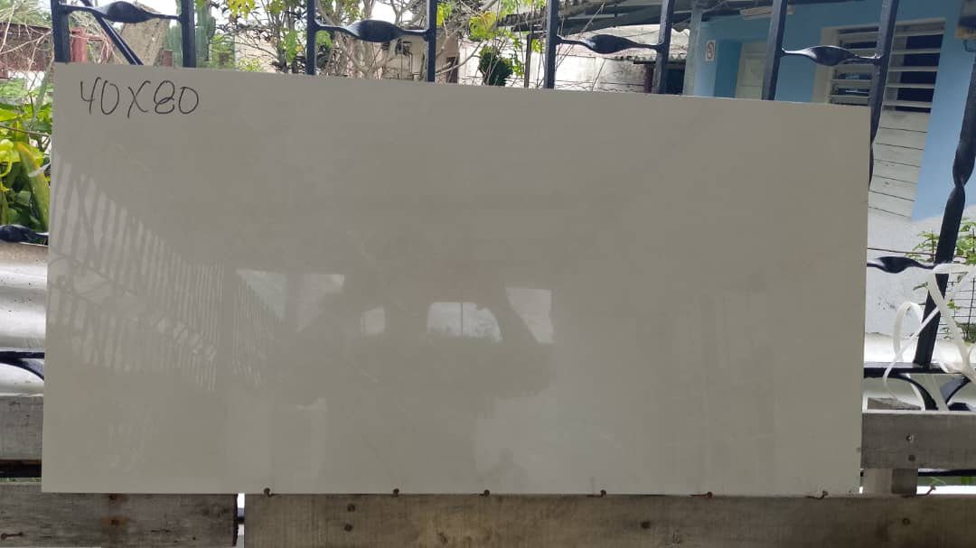 1m Porcelanato Liso Marfil / Beige Arena 40x80 cm - Imagen 2